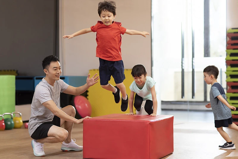 亚军球队的训练方案如何帮助你快速提升篮球技能_2
